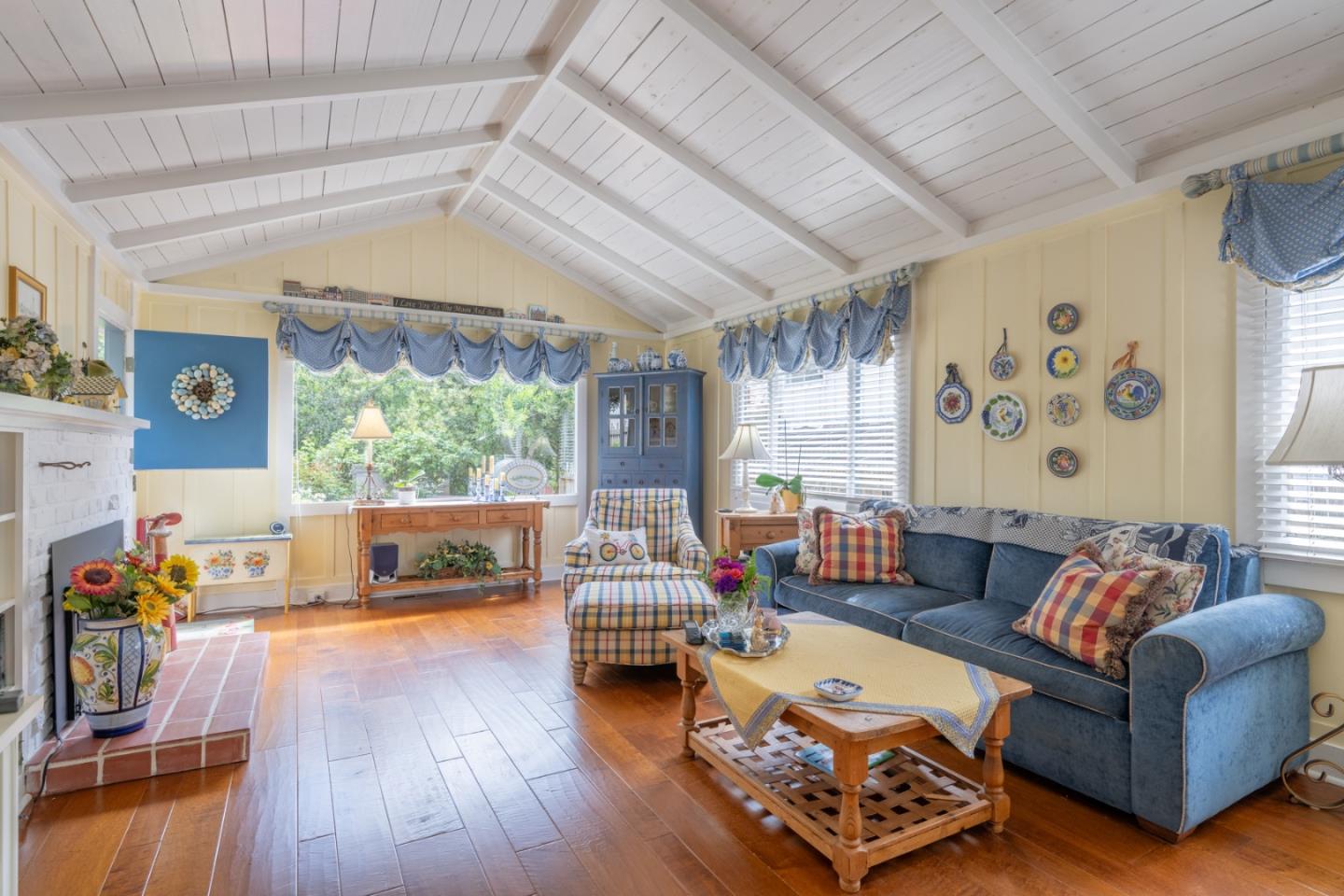 Detail Gallery Image 19 of 43 For 0 Ocean 1ne Santa Rita, Carmel,  CA 93921 - 2 Beds | 2 Baths