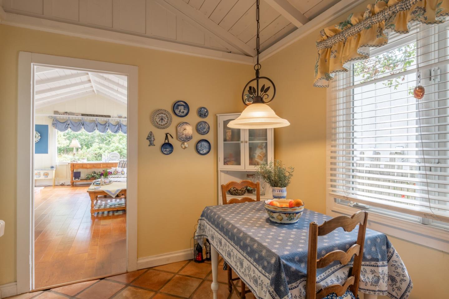 Detail Gallery Image 8 of 43 For 0 Ocean 1ne Santa Rita, Carmel,  CA 93921 - 2 Beds | 2 Baths