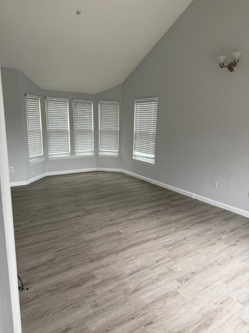 Detail Gallery Image 8 of 25 For 822 Shooting Star Ter, Sunnyvale,  CA 94086 - 2 Beds | 2/1 Baths