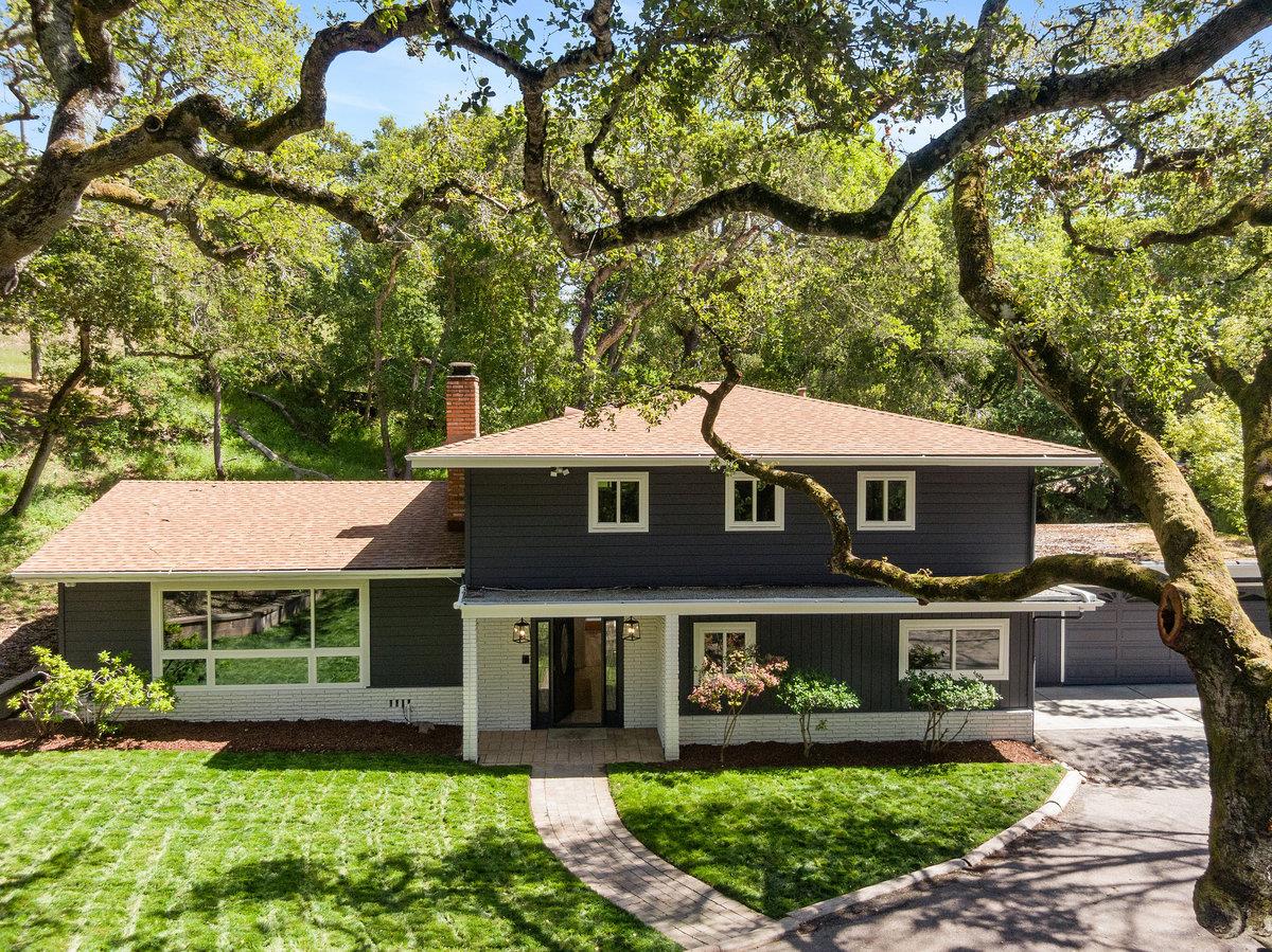 Detail Gallery Image 2 of 60 For 2085 Edgewood Rd, Redwood City,  CA 94062 - 4 Beds | 2/1 Baths