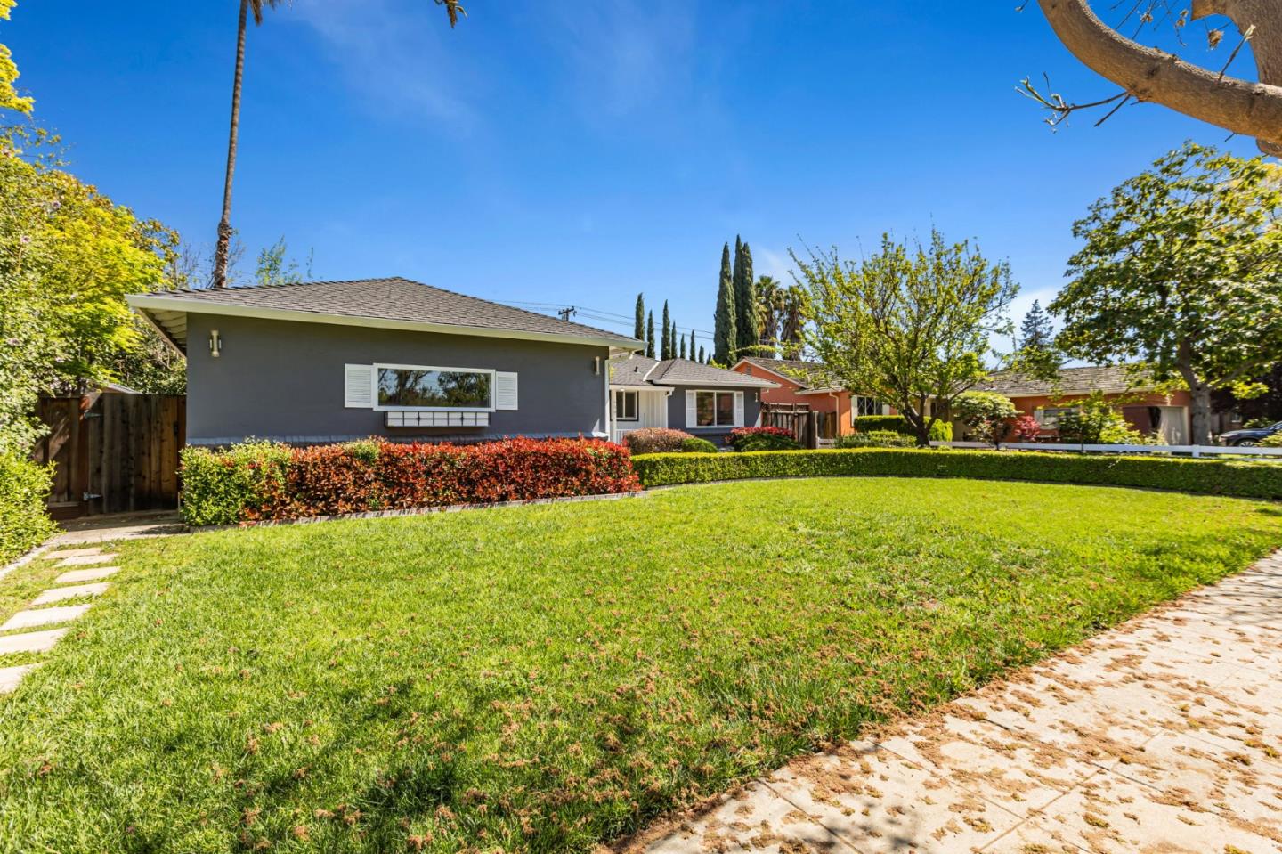 Detail Gallery Image 2 of 42 For 658 S Daniel Way, San Jose,  CA 95128 - 3 Beds | 3 Baths