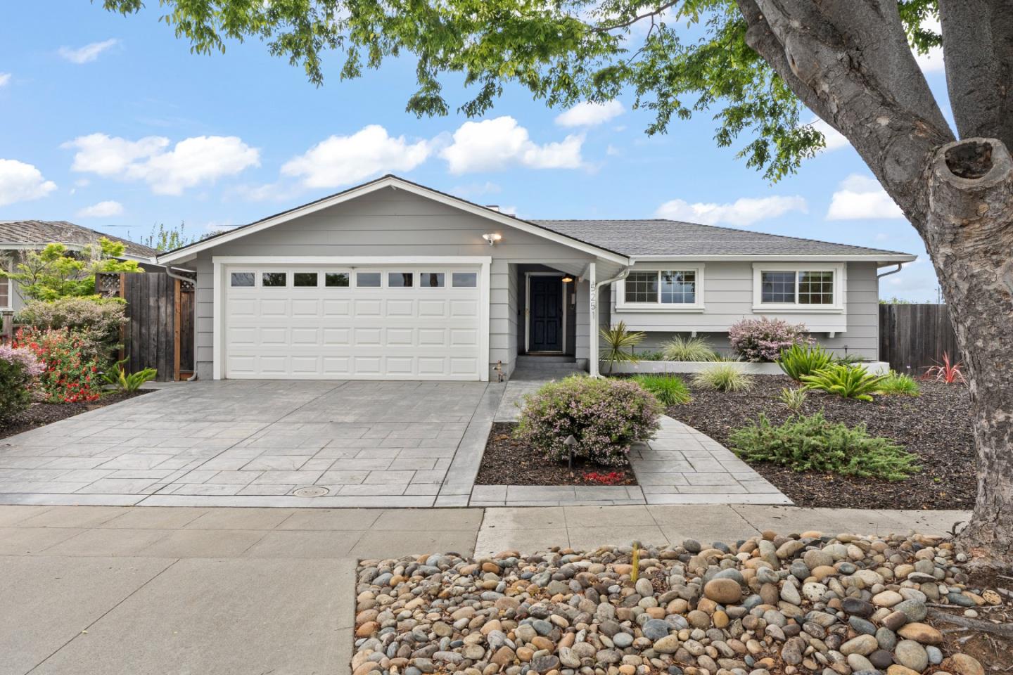 Detail Gallery Image 2 of 60 For 5251 Larchwood Dr, San Jose,  CA 95118 - 3 Beds | 2 Baths