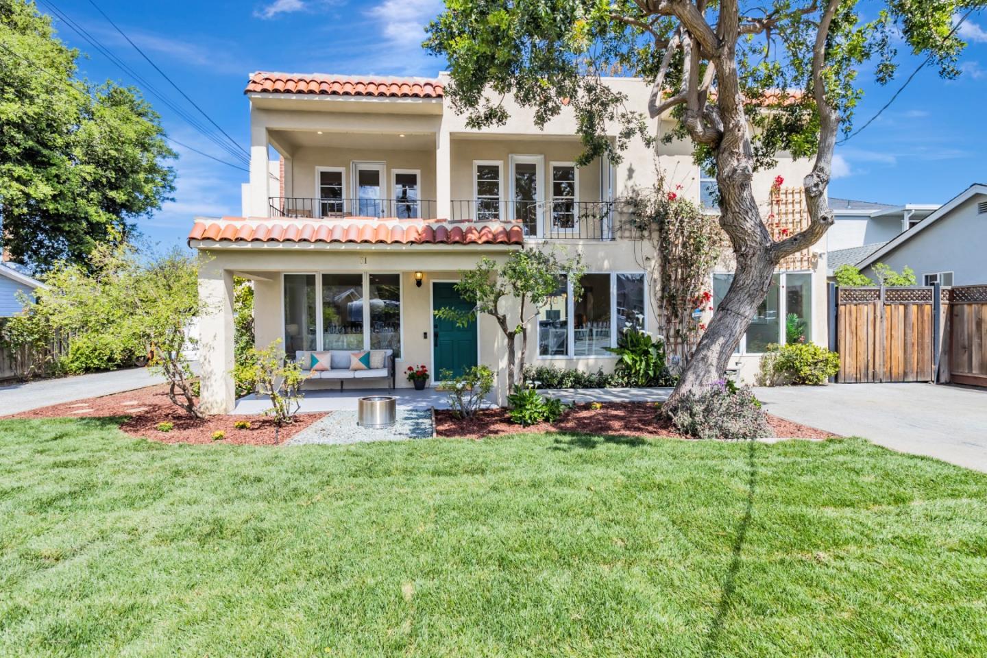 Detail Gallery Image 2 of 62 For 69-71 Nueva Ave, Redwood City,  CA 94061 - 4 Beds | 3 Baths