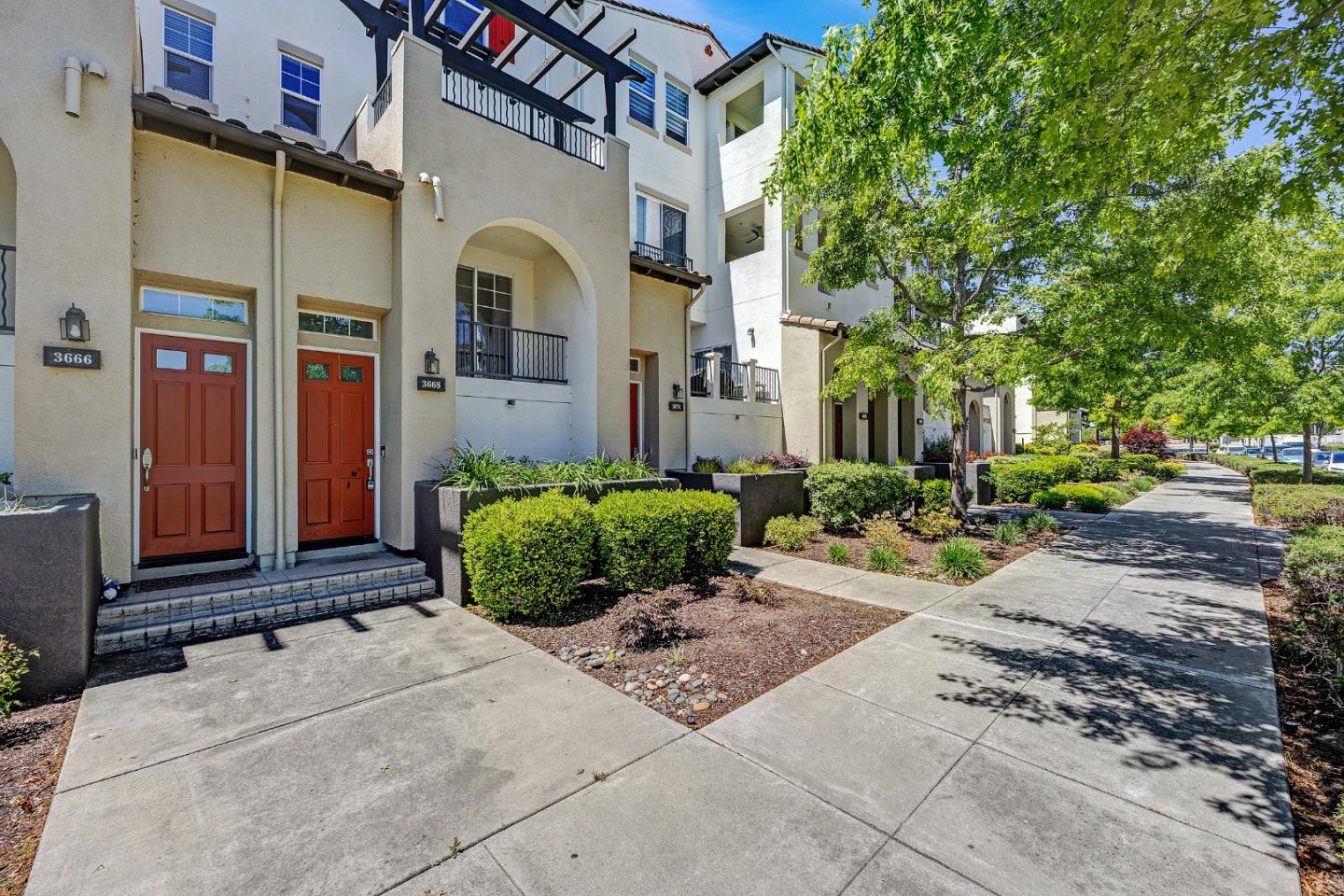 Detail Gallery Image 1 of 51 For 3668 Finnian Way, Dublin,  CA 94568 - 1 Beds | 1/1 Baths