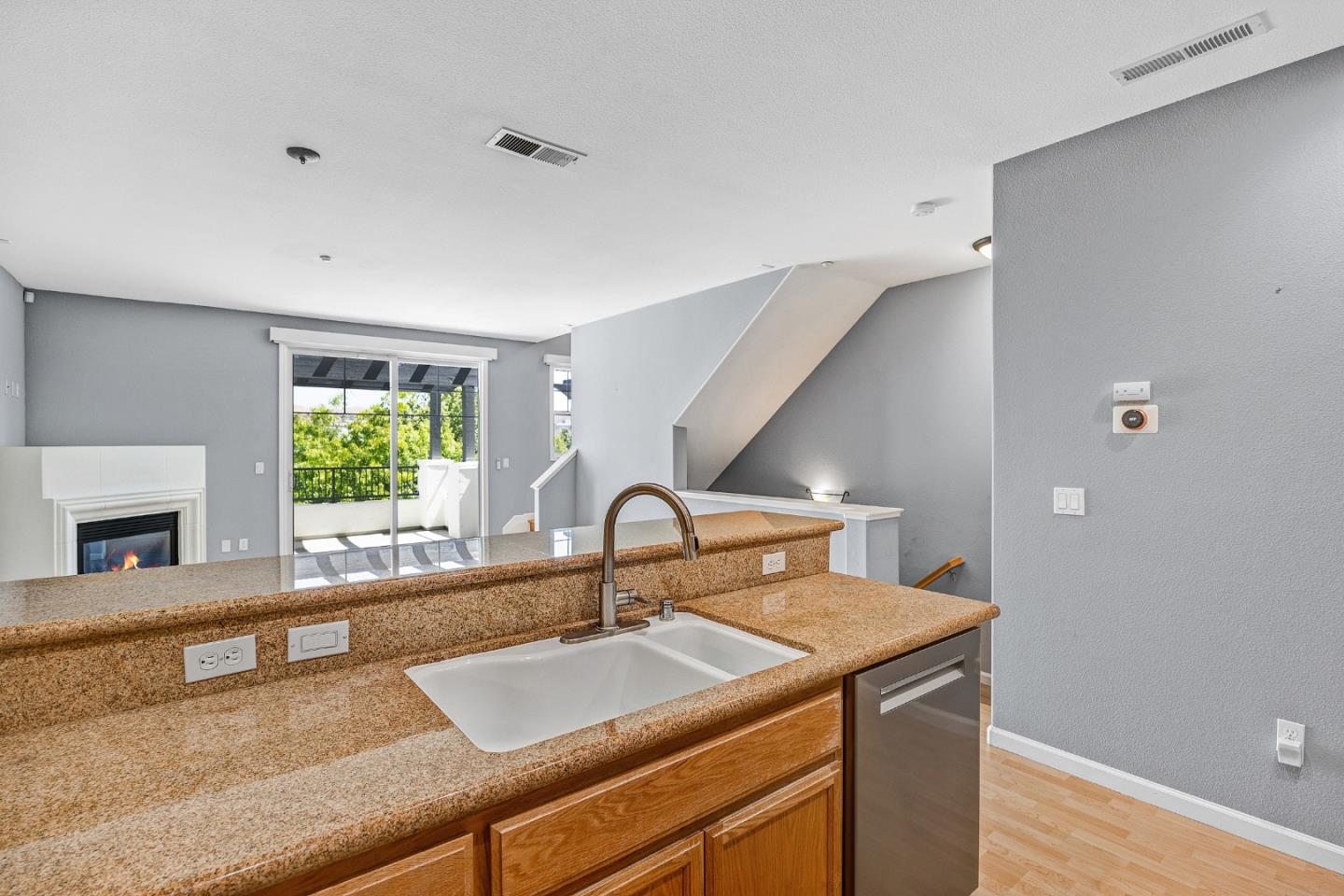 Detail Gallery Image 5 of 51 For 3668 Finnian Way, Dublin,  CA 94568 - 1 Beds | 1/1 Baths