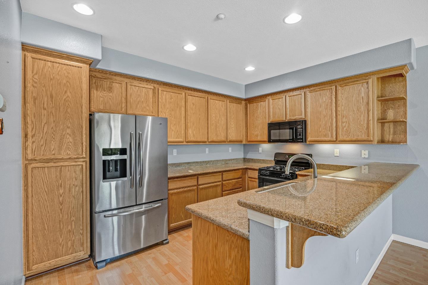Detail Gallery Image 9 of 51 For 3668 Finnian Way, Dublin,  CA 94568 - 1 Beds | 1/1 Baths
