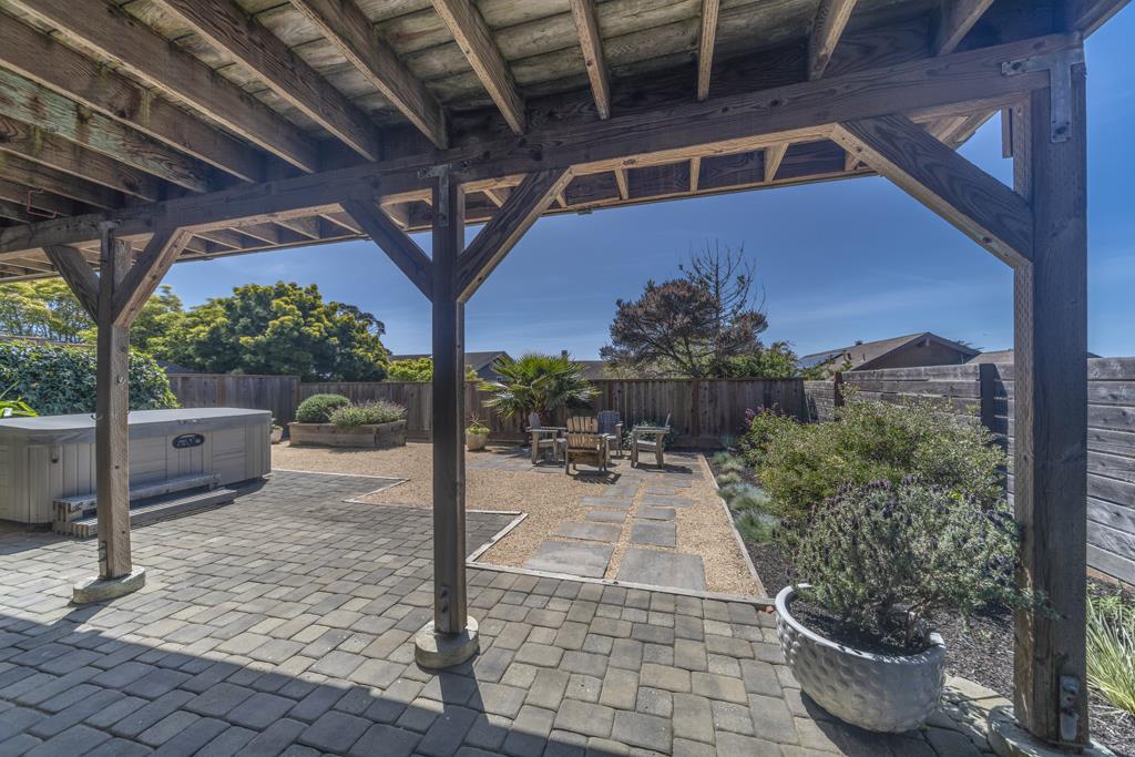 Detail Gallery Image 27 of 45 For 854 Kelmore St, Moss Beach,  CA 94038 - 3 Beds | 2 Baths