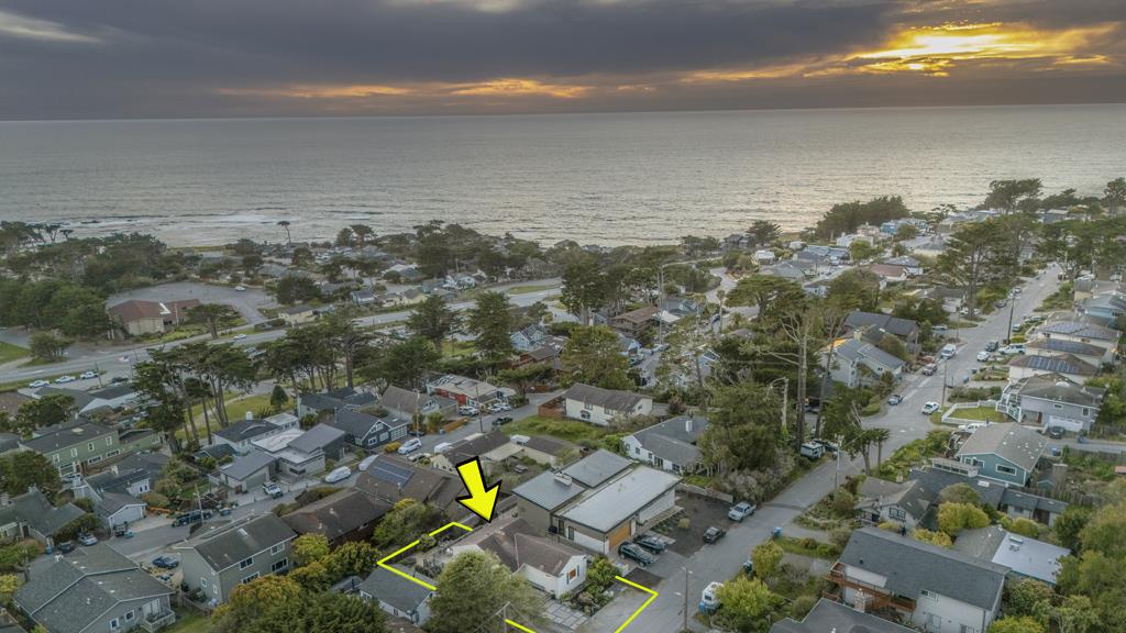 Detail Gallery Image 4 of 45 For 854 Kelmore St, Moss Beach,  CA 94038 - 3 Beds | 2 Baths