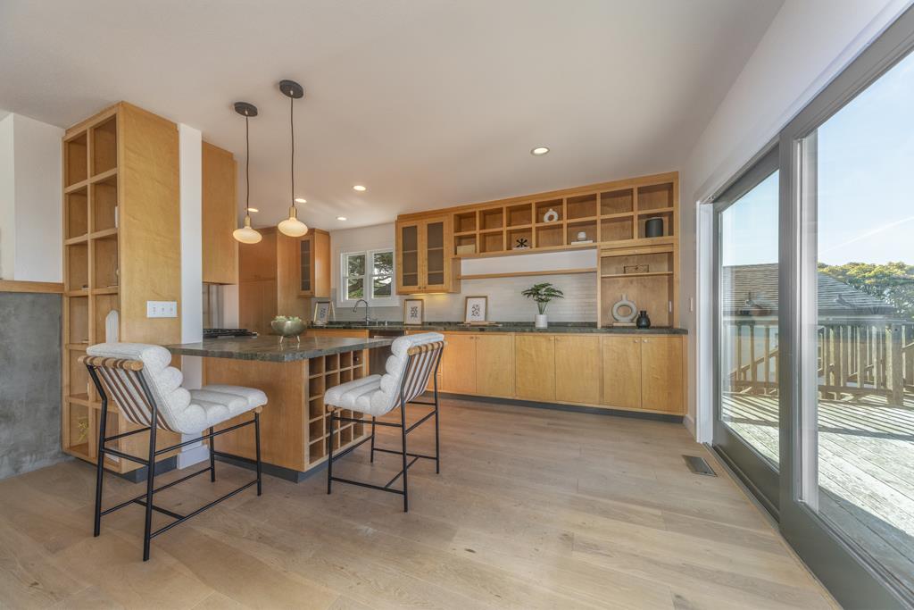 Detail Gallery Image 8 of 45 For 854 Kelmore St, Moss Beach,  CA 94038 - 3 Beds | 2 Baths