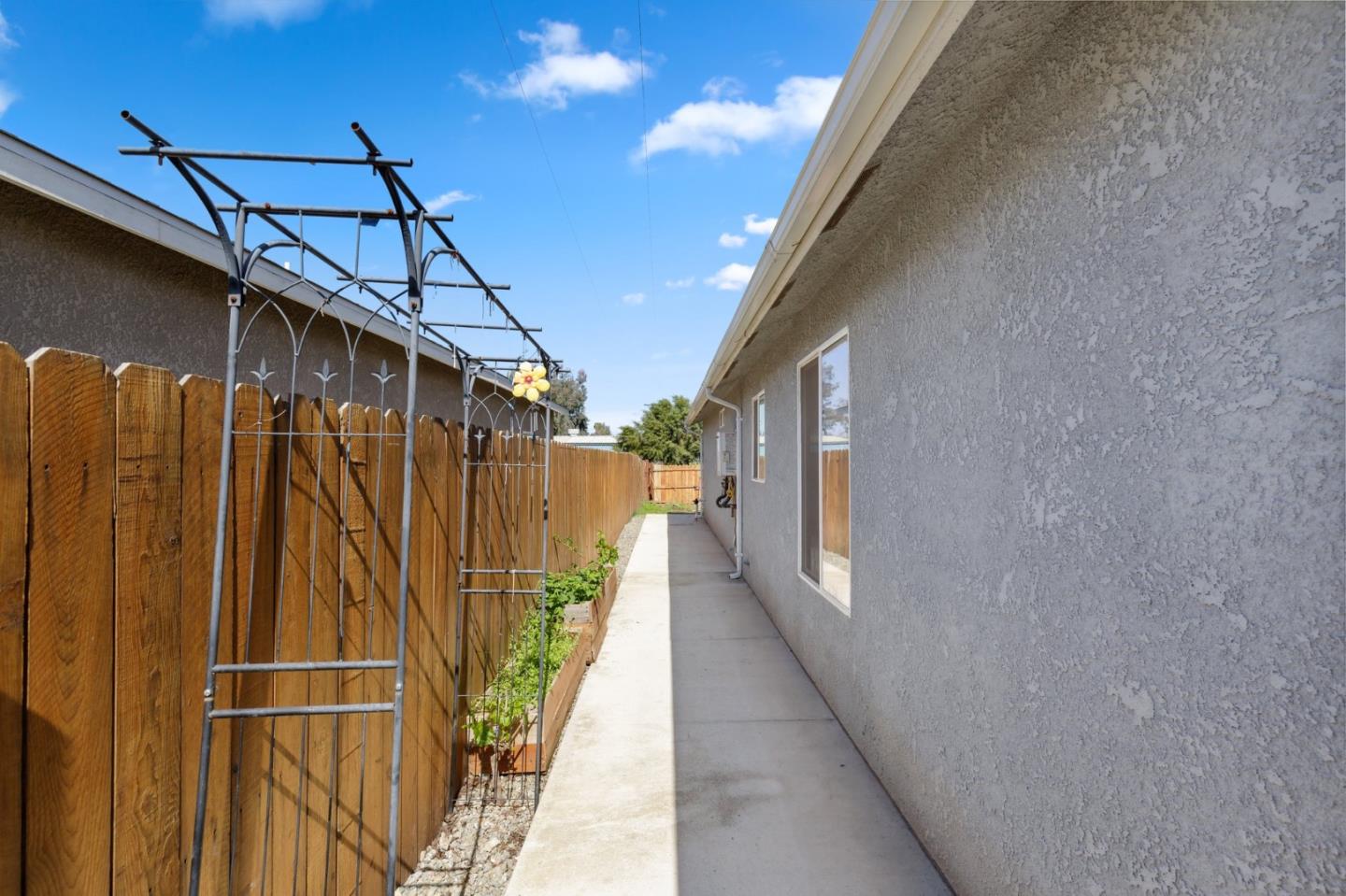 Detail Gallery Image 19 of 21 For 22356 Arnott Dr, Chowchilla,  CA 93610 - 3 Beds | 2 Baths