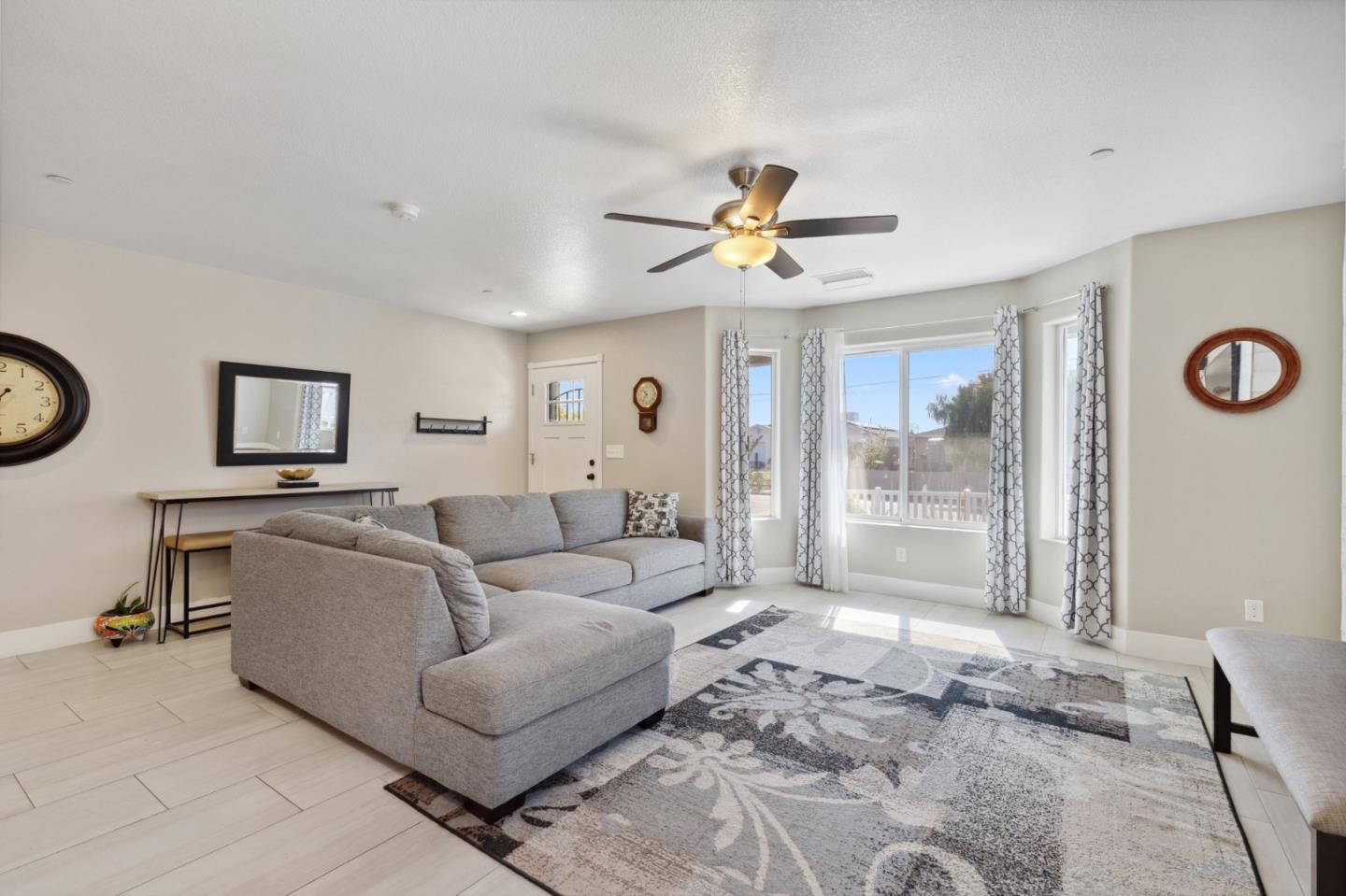 Detail Gallery Image 5 of 21 For 22356 Arnott Dr, Chowchilla,  CA 93610 - 3 Beds | 2 Baths