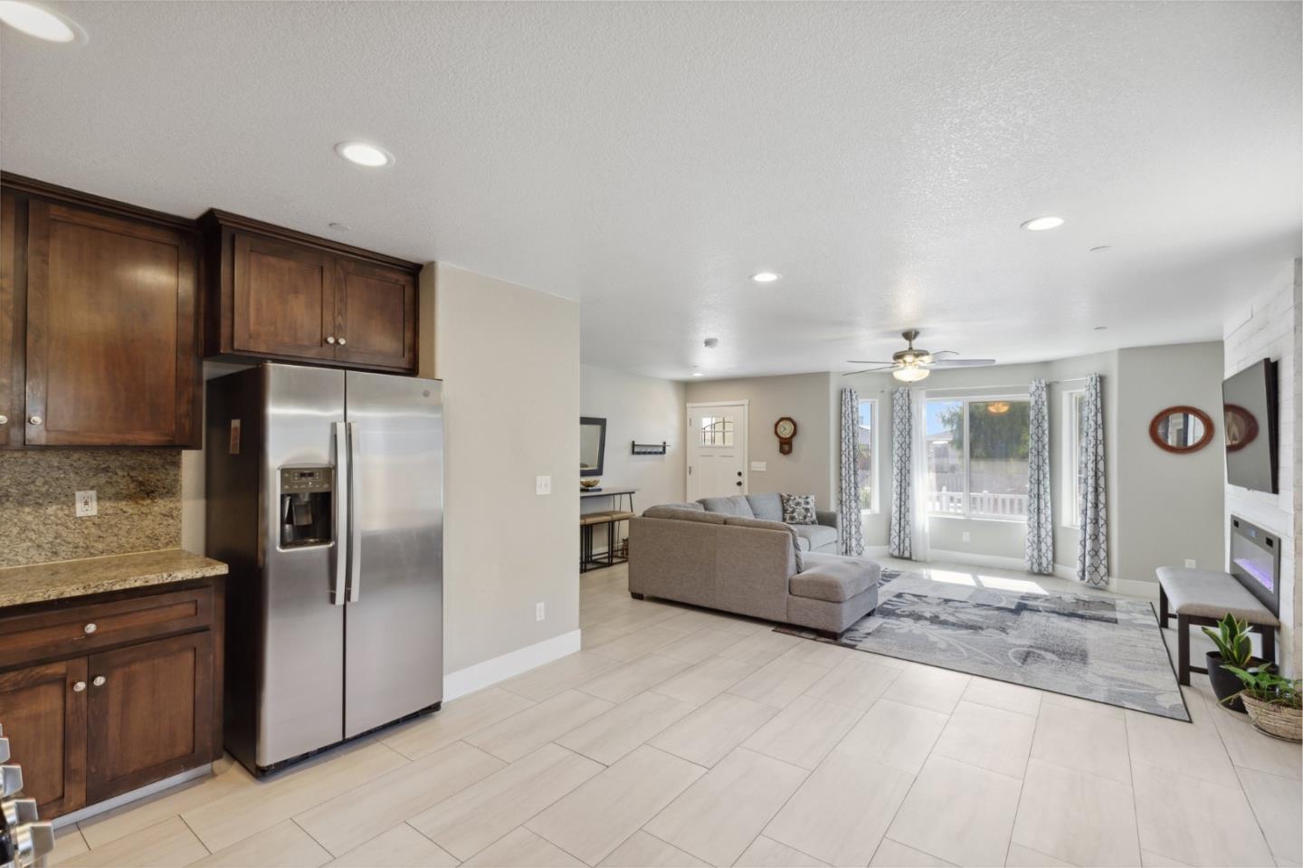 Detail Gallery Image 7 of 21 For 22356 Arnott Dr, Chowchilla,  CA 93610 - 3 Beds | 2 Baths