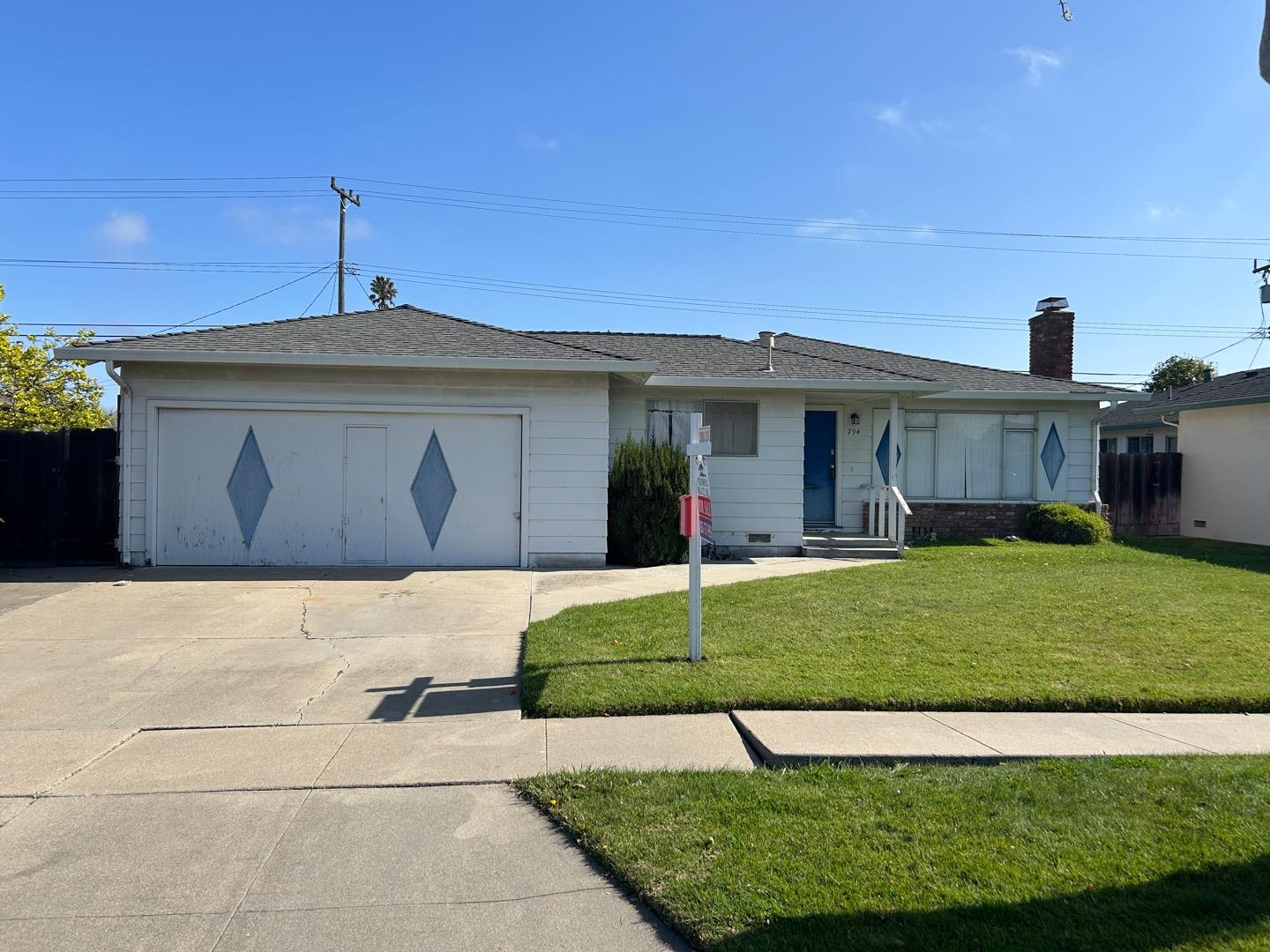 Detail Gallery Image 2 of 26 For 794 Fairfax Dr, Salinas,  CA 93901 - 3 Beds | 2 Baths