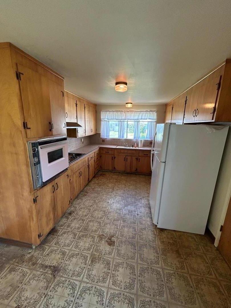 Detail Gallery Image 7 of 26 For 794 Fairfax Dr, Salinas,  CA 93901 - 3 Beds | 2 Baths