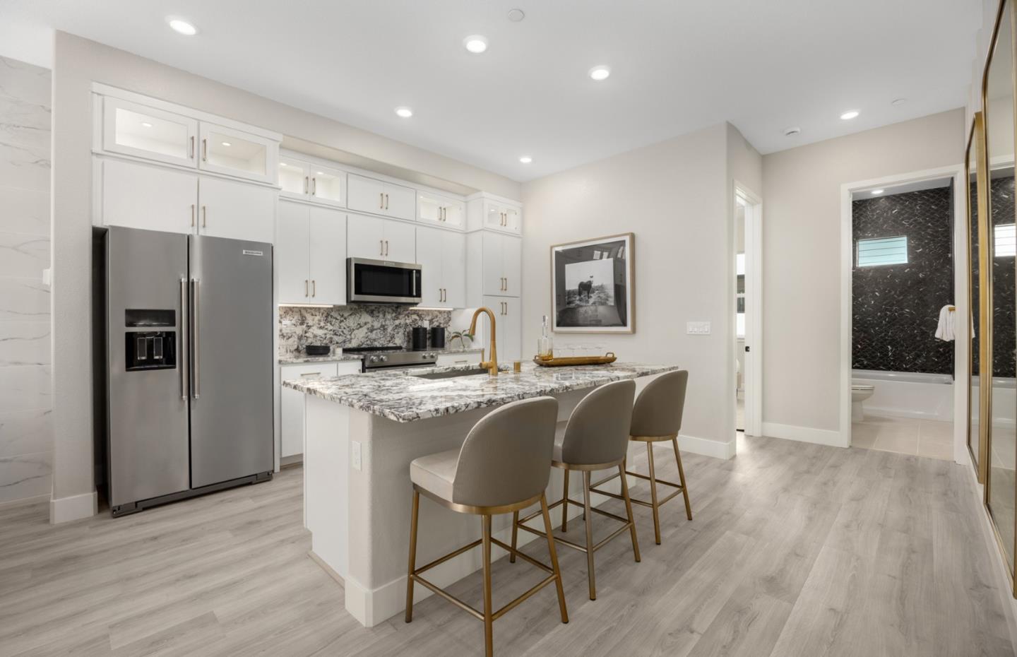 Detail Gallery Image 10 of 17 For 2440 Willow Way #4,  San Mateo,  CA 94403 - 3 Beds | 3 Baths