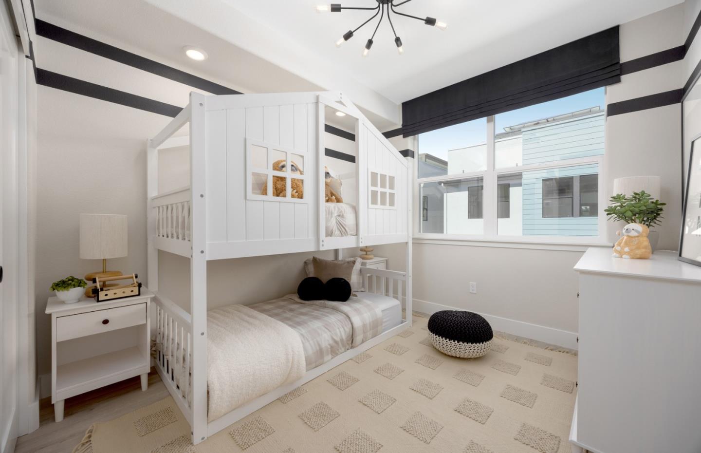 Detail Gallery Image 5 of 17 For 2440 Willow Way #4,  San Mateo,  CA 94403 - 3 Beds | 3 Baths
