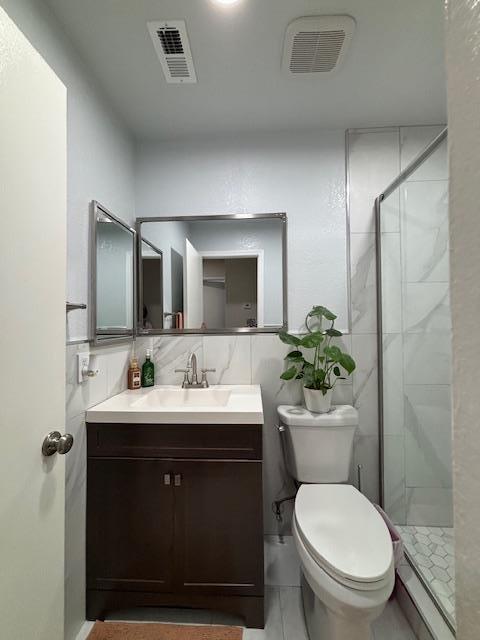 Detail Gallery Image 10 of 15 For 1758 Arroyo De Oro, San Jose,  CA 95116 - 3 Beds | 2 Baths