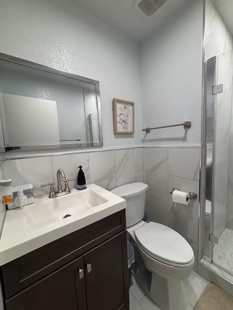 Detail Gallery Image 13 of 15 For 1758 Arroyo De Oro, San Jose,  CA 95116 - 3 Beds | 2 Baths
