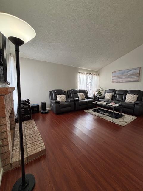 Detail Gallery Image 2 of 15 For 1758 Arroyo De Oro, San Jose,  CA 95116 - 3 Beds | 2 Baths