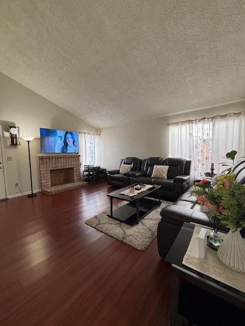 Detail Gallery Image 3 of 15 For 1758 Arroyo De Oro, San Jose,  CA 95116 - 3 Beds | 2 Baths