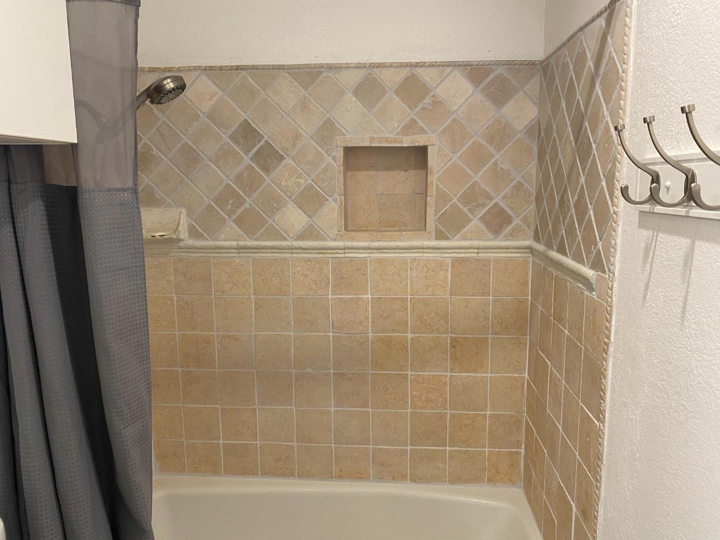 Detail Gallery Image 18 of 36 For 171 Kenbrook Cir, San Jose,  CA 95111 - 3 Beds | 1/1 Baths