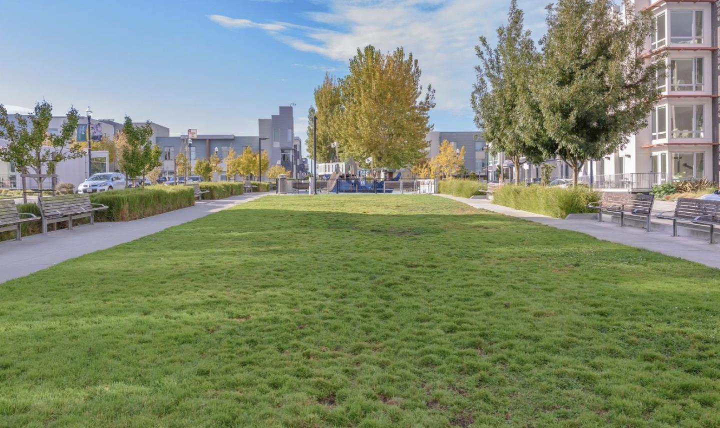 Detail Gallery Image 11 of 15 For 555 Innes Ave #408,  San Francisco,  CA 94124 - 2 Beds | 2 Baths
