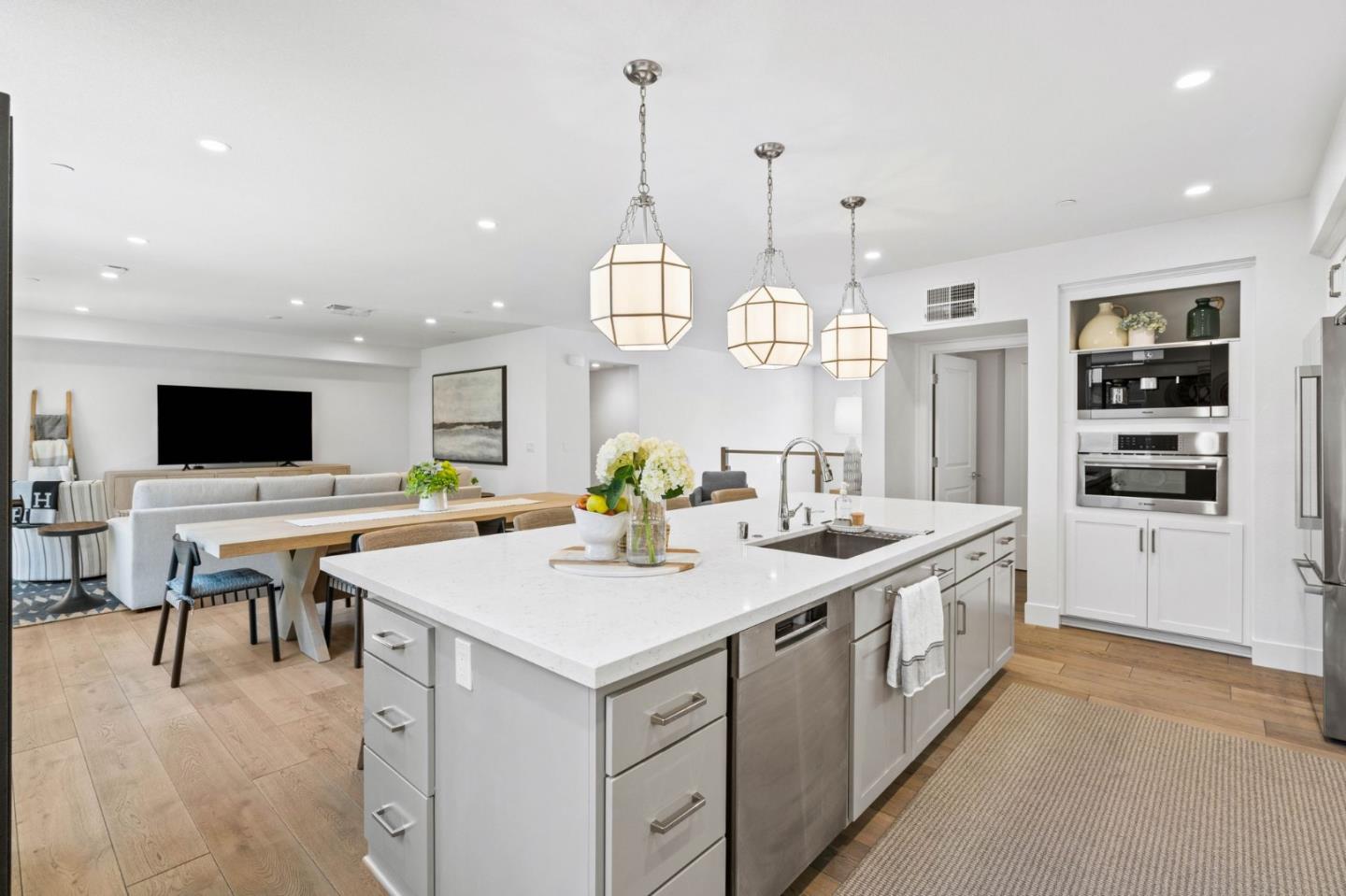 Detail Gallery Image 11 of 38 For 16321 Hamsher Ct, Los Gatos,  CA 95032 - 1 Beds | 1/1 Baths