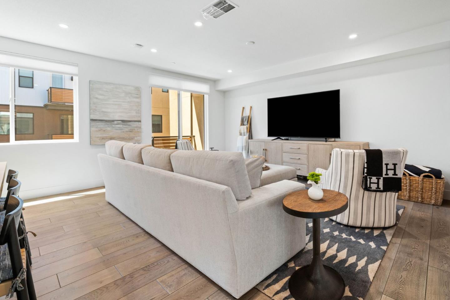 Detail Gallery Image 14 of 38 For 16321 Hamsher Ct, Los Gatos,  CA 95032 - 1 Beds | 1/1 Baths