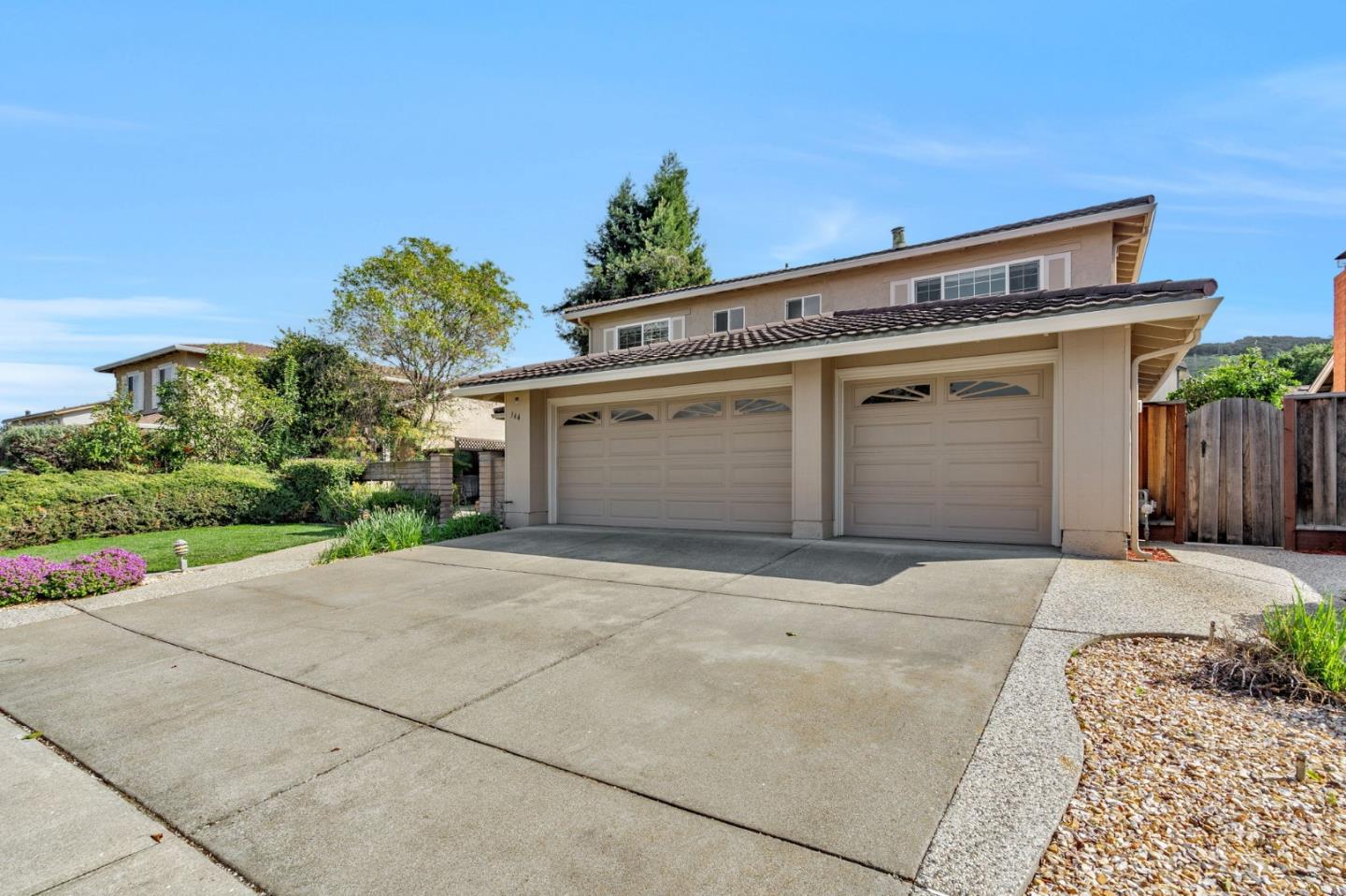 Detail Gallery Image 2 of 57 For 344 El Molino Way, San Jose,  CA 95119 - 5 Beds | 3 Baths