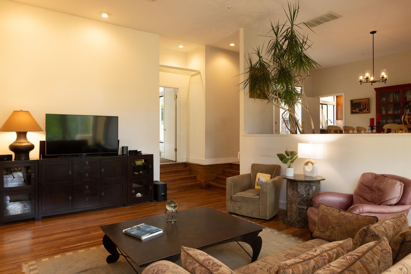 Detail Gallery Image 10 of 47 For 1579 Griffin Rd, Pebble Beach,  CA 93953 - 6 Beds | 4/1 Baths