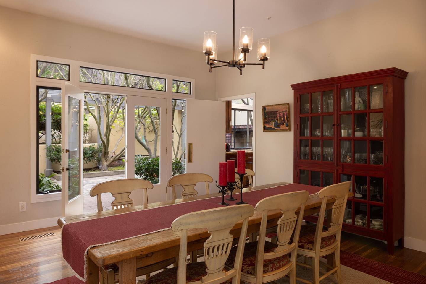 Detail Gallery Image 12 of 47 For 1579 Griffin Rd, Pebble Beach,  CA 93953 - 6 Beds | 4/1 Baths