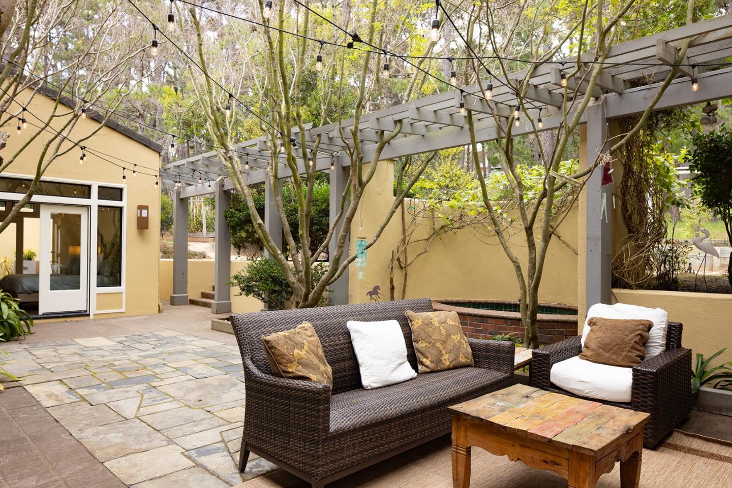 Detail Gallery Image 21 of 47 For 1579 Griffin Rd, Pebble Beach,  CA 93953 - 6 Beds | 4/1 Baths