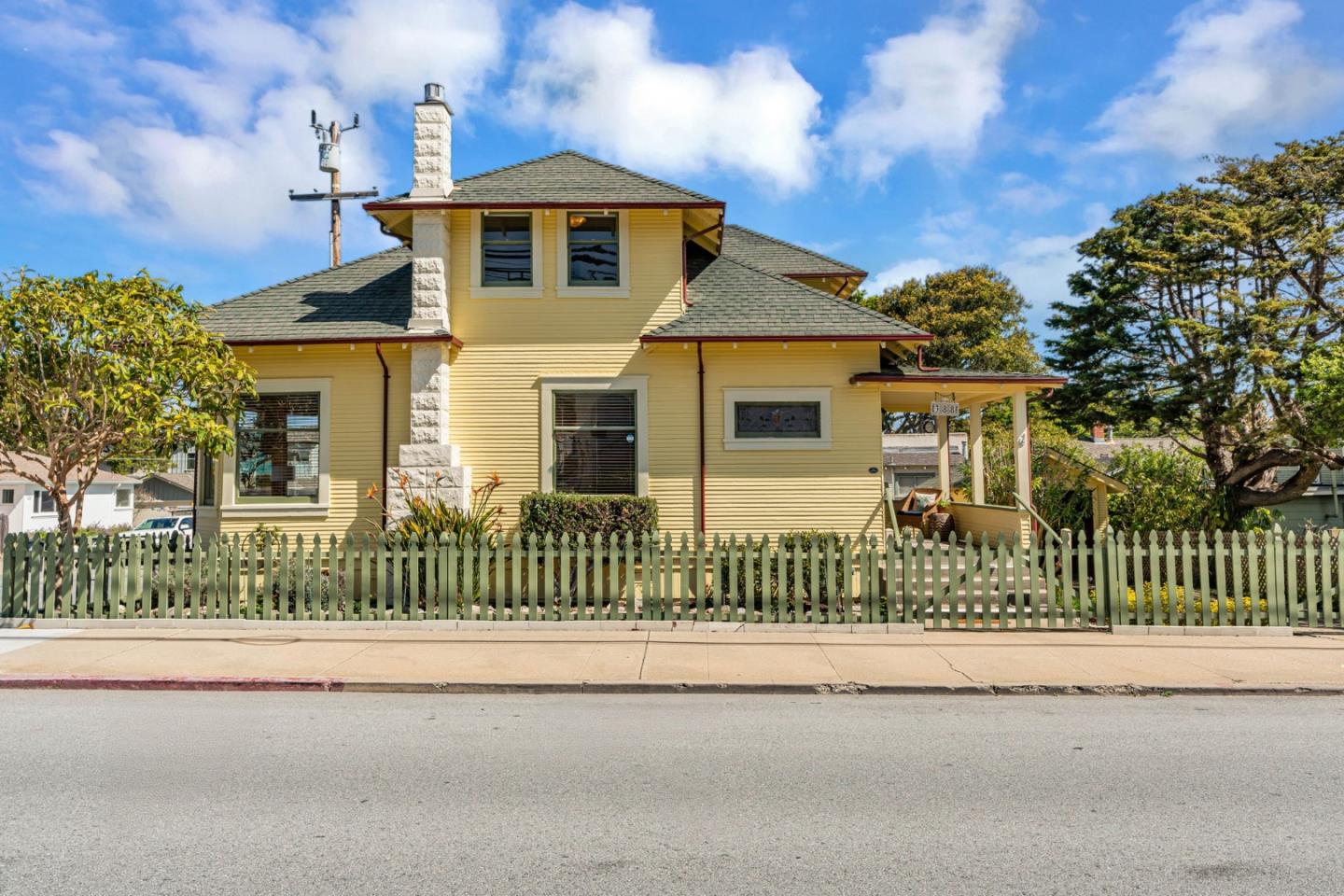 Detail Gallery Image 2 of 25 For 388 Central Ave, Pacific Grove,  CA 93950 - 4 Beds | 3 Baths