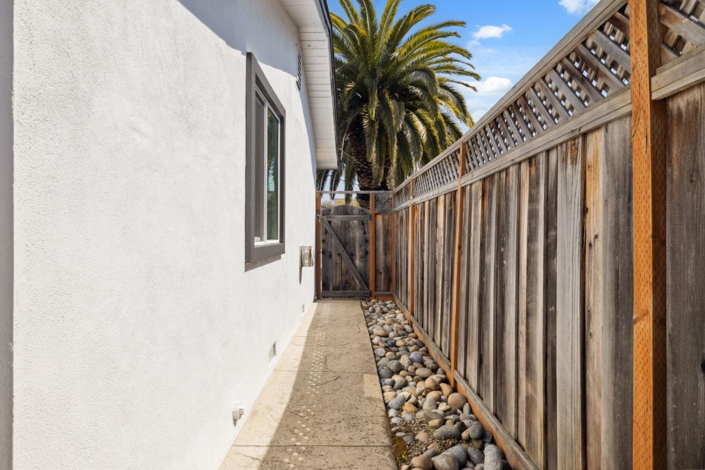 Detail Gallery Image 42 of 82 For 711 Darwin St, Santa Cruz,  CA 95062 - 2 Beds | 2 Baths