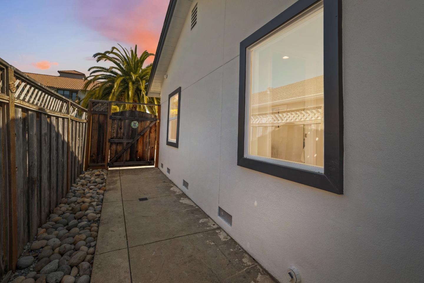 Detail Gallery Image 72 of 82 For 711 Darwin St, Santa Cruz,  CA 95062 - 2 Beds | 2 Baths