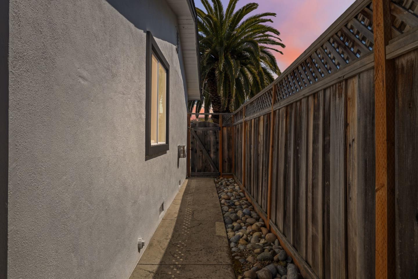Detail Gallery Image 73 of 82 For 711 Darwin St, Santa Cruz,  CA 95062 - 2 Beds | 2 Baths