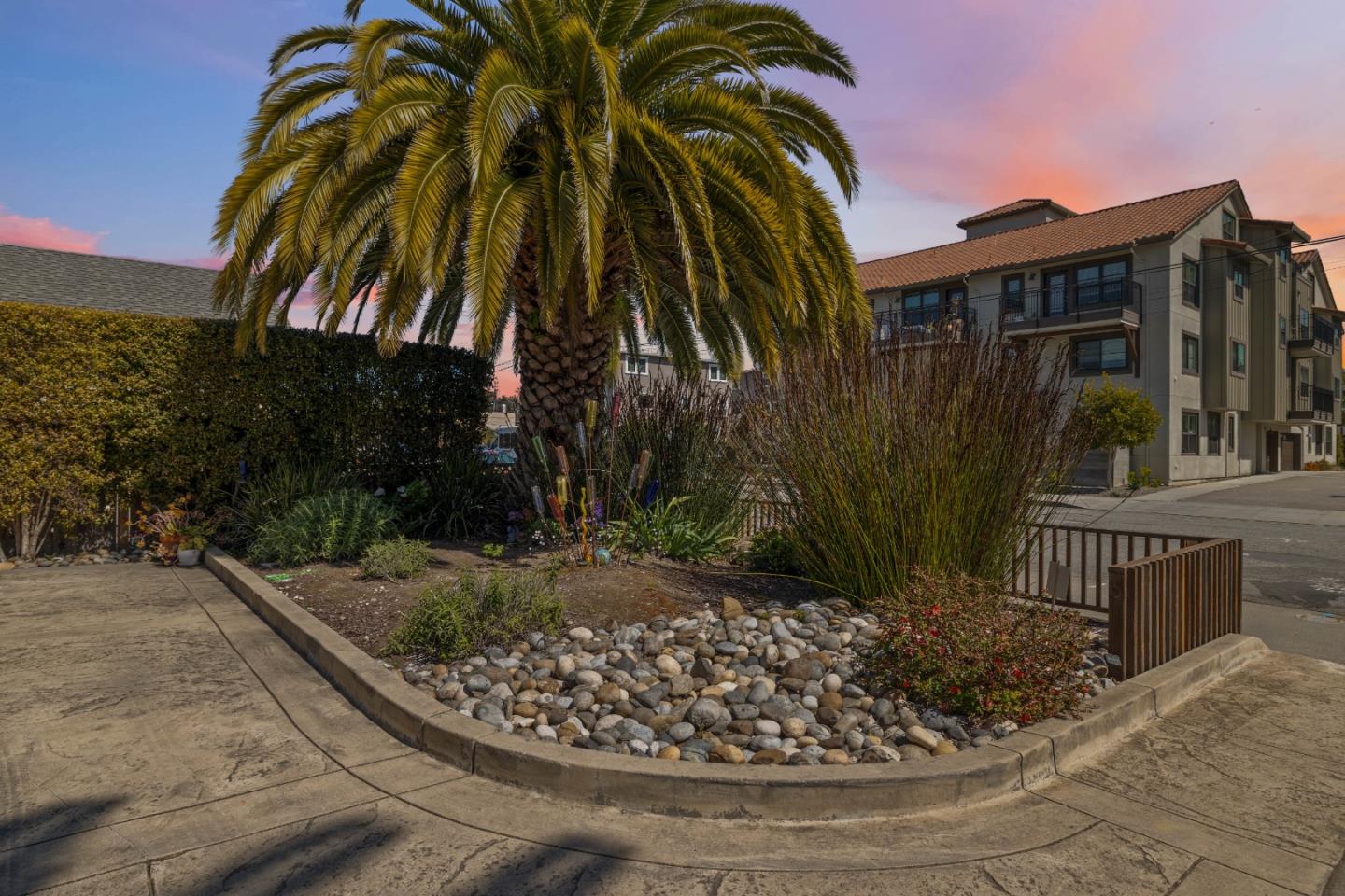 Detail Gallery Image 78 of 82 For 711 Darwin St, Santa Cruz,  CA 95062 - 2 Beds | 2 Baths
