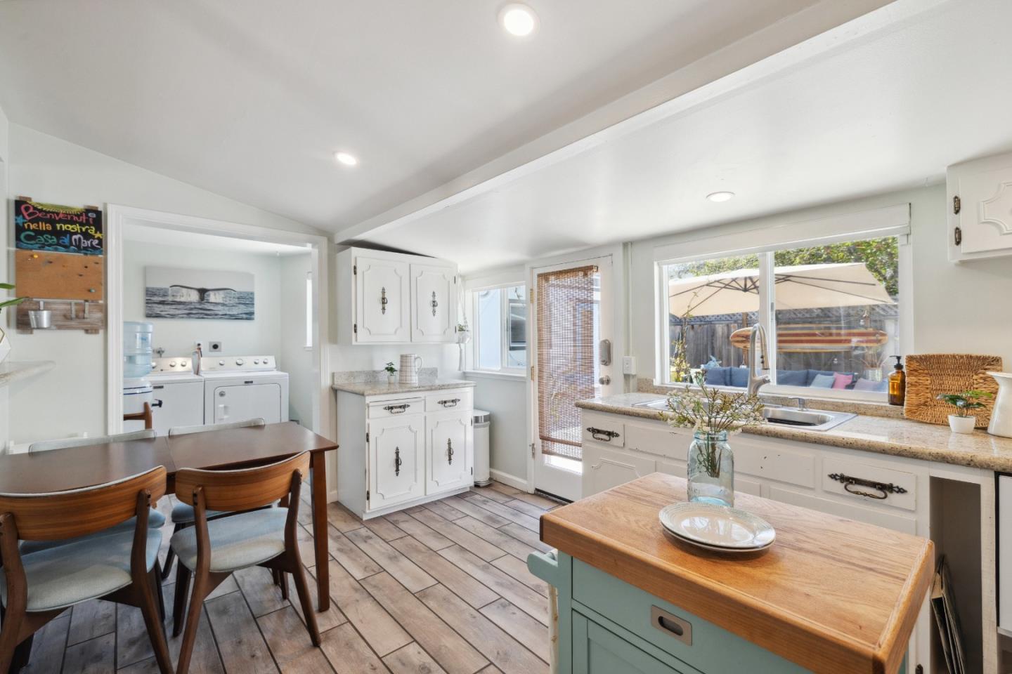 Detail Gallery Image 9 of 82 For 711 Darwin St, Santa Cruz,  CA 95062 - 2 Beds | 2 Baths