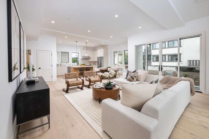 Detail Gallery Image 11 of 26 For 782 Elm #B,  San Carlos,  CA 94070 - 4 Beds | 3/1 Baths