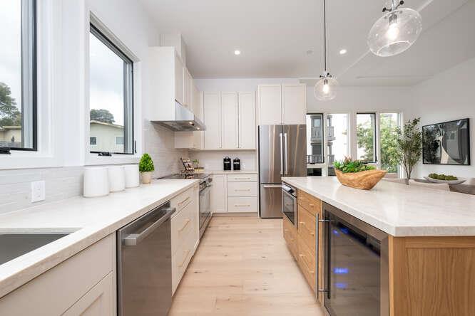 Detail Gallery Image 13 of 26 For 782 Elm #B,  San Carlos,  CA 94070 - 4 Beds | 3/1 Baths