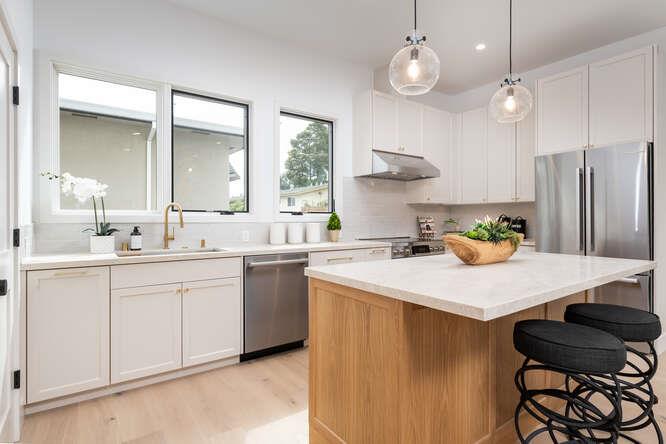 Detail Gallery Image 14 of 26 For 782 Elm #B,  San Carlos,  CA 94070 - 4 Beds | 3/1 Baths