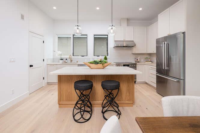 Detail Gallery Image 15 of 26 For 782 Elm #B,  San Carlos,  CA 94070 - 4 Beds | 3/1 Baths