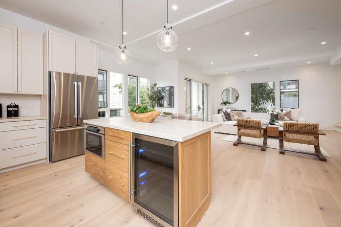 Detail Gallery Image 16 of 26 For 782 Elm #B,  San Carlos,  CA 94070 - 4 Beds | 3/1 Baths