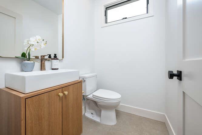 Detail Gallery Image 17 of 26 For 782 Elm #B,  San Carlos,  CA 94070 - 4 Beds | 3/1 Baths