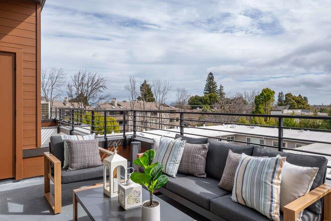 Detail Gallery Image 20 of 26 For 782 Elm #B,  San Carlos,  CA 94070 - 4 Beds | 3/1 Baths