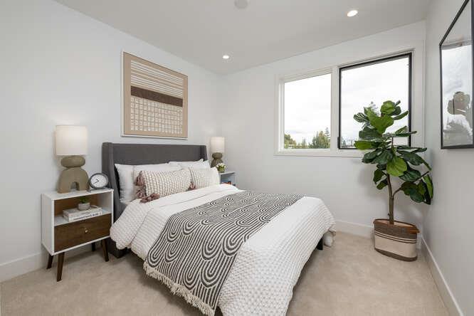 Detail Gallery Image 23 of 26 For 782 Elm #B,  San Carlos,  CA 94070 - 4 Beds | 3/1 Baths