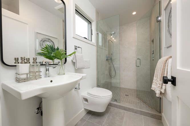Detail Gallery Image 7 of 26 For 782 Elm #B,  San Carlos,  CA 94070 - 4 Beds | 3/1 Baths