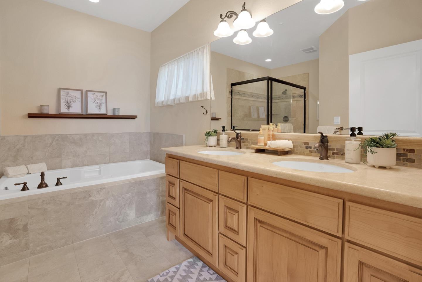 Detail Gallery Image 30 of 53 For 106 Santina Ct, Santa Cruz,  CA 95062 - 3 Beds | 2/1 Baths