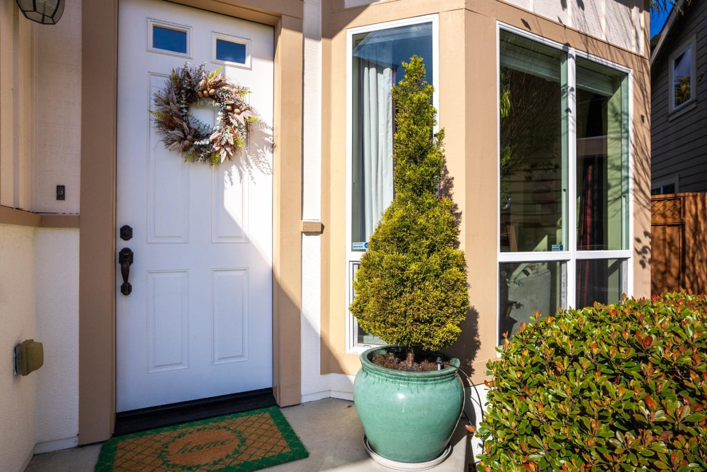 Detail Gallery Image 7 of 53 For 106 Santina Ct, Santa Cruz,  CA 95062 - 3 Beds | 2/1 Baths