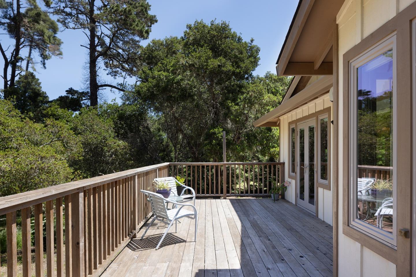 Detail Gallery Image 8 of 23 For 594 Viejo Rd, Carmel,  CA 93923 - 2 Beds | 2 Baths